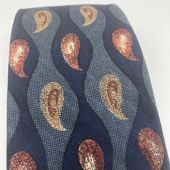 JOS. A. BANKS All Silk Premier Collection Tie - Picture 3 of 4